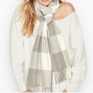 NWOT Victoria’s Secret Scarf Gray White Buffalo Plaid Crystal Embellish Logo